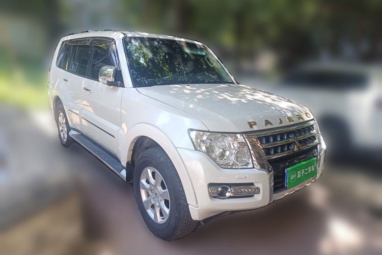 Used Mitsubishi Pajero 2018 3.0L Automatic Prestige Edition Front Right 45 Deg