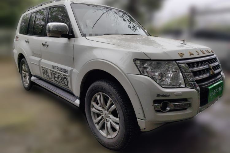 Used Mitsubishi Pajero 2018 V97 3.8L 5-Door GLS Sunroof – Middle East Front Right 45 Deg