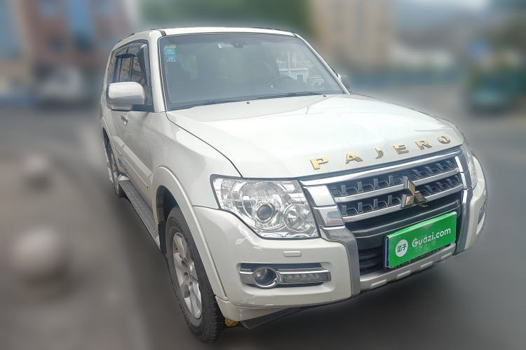 Used Mitsubishi Pajero 2018 3.0L Automatic Prestige Edition Front Right 45 Deg