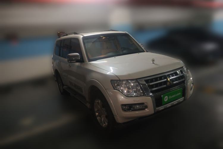 Used Mitsubishi Pajero 2018 V97 3.8L 5-Door GLS Sunroof Single-Difference Model – Middle East Front Right 45 Deg