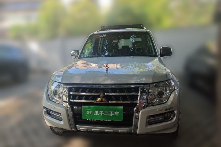 Used Mitsubishi Pajero  Front
