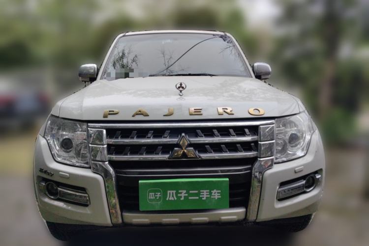 Used Mitsubishi Pajero 2018 V97 3.8L 5-Door GLS Sunroof – Middle East Front
