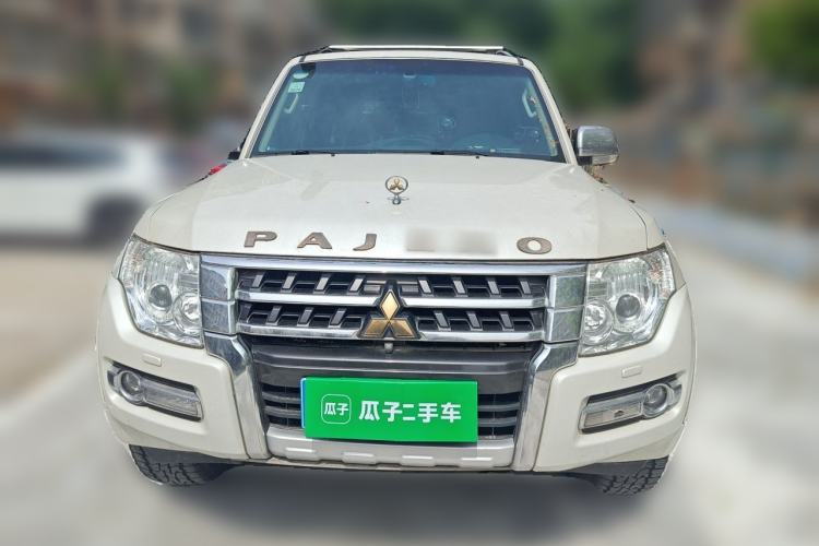 Used Mitsubishi Pajero  Front