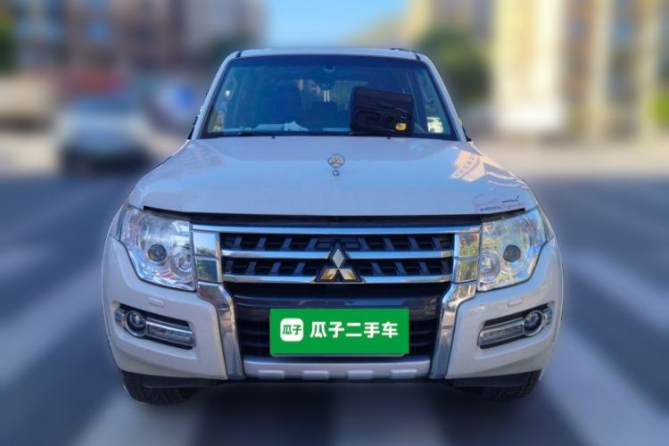 Used Mitsubishi Pajero 2018 3.0L Automatic Luxury Edition Front