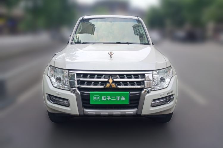 Used Mitsubishi Pajero 2018 V97 3.8L 5-Door GLS Sunroof – Middle East Front
