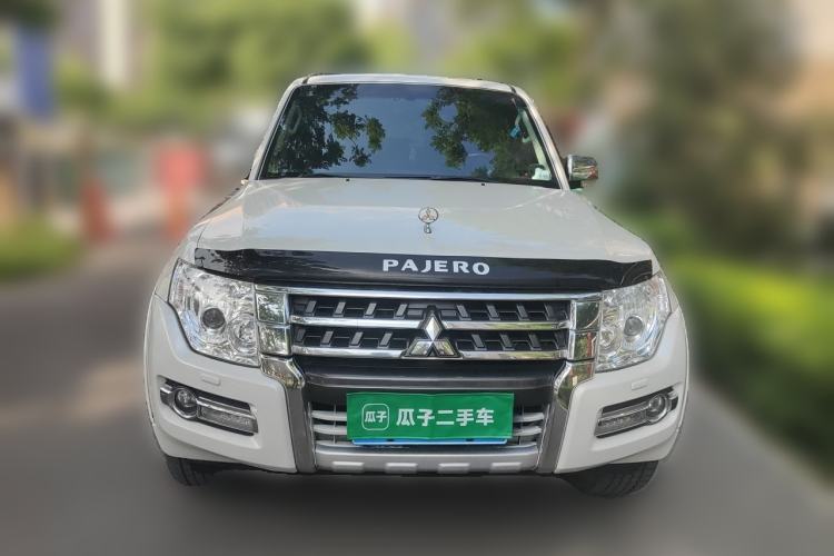 Used Mitsubishi Pajero  Front