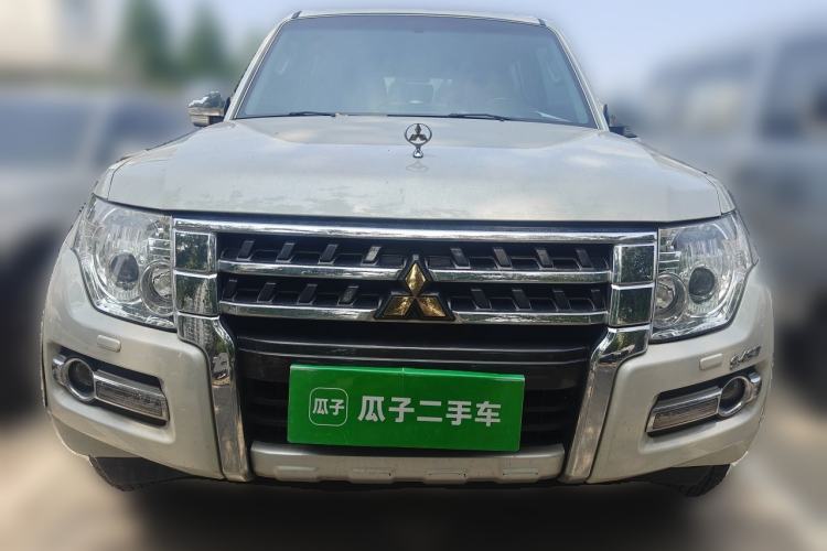 Used Mitsubishi Pajero 2018 V97 3.8L 5-Door GLS Sunroof – Middle East Front