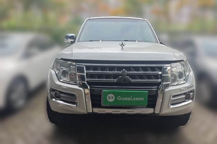 Used Mitsubishi Pajero 2018 V97 3.8L 5-Door GLS Sunroof Single-Difference Model – Middle East Front