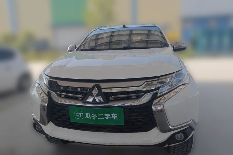 Used Mitsubishi Pajero  Front
