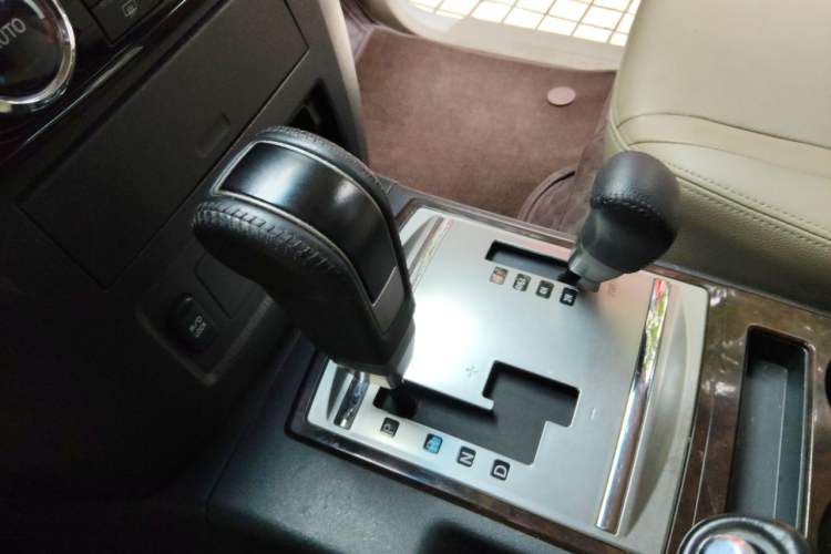 Used Mitsubishi Pajero  Gear Lever