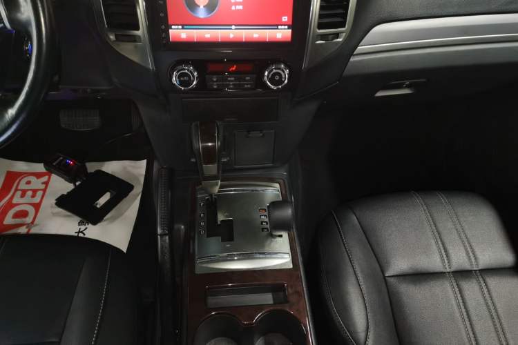 Used Mitsubishi Pajero 2018 3.0L Automatic Standard Edition Gear Lever
