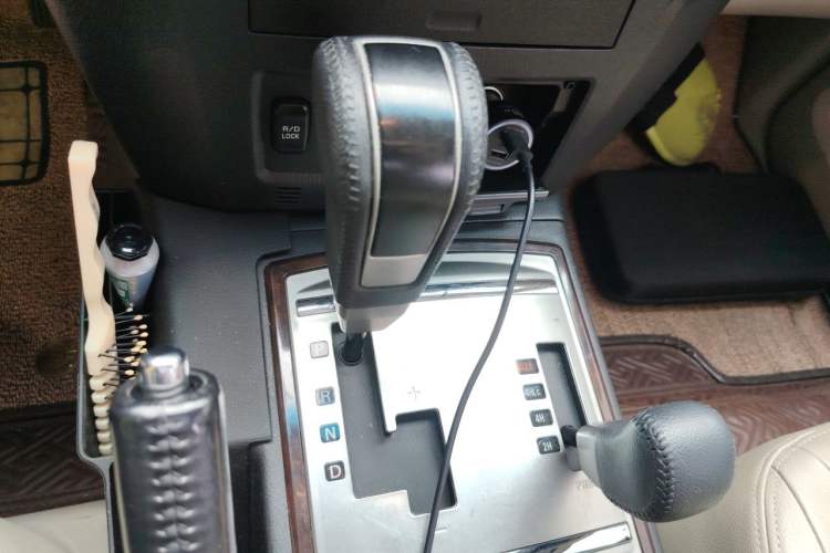 Used Mitsubishi Pajero  Gear Lever