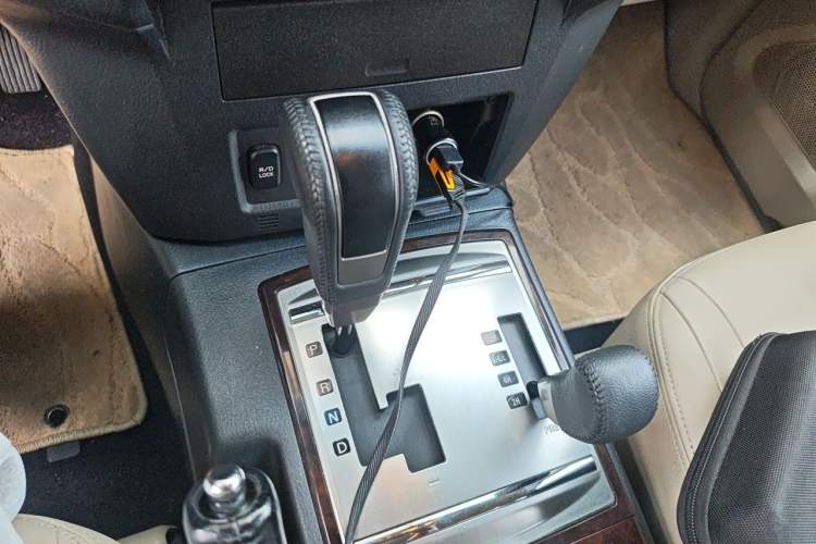 Used Mitsubishi Pajero  Gear Lever