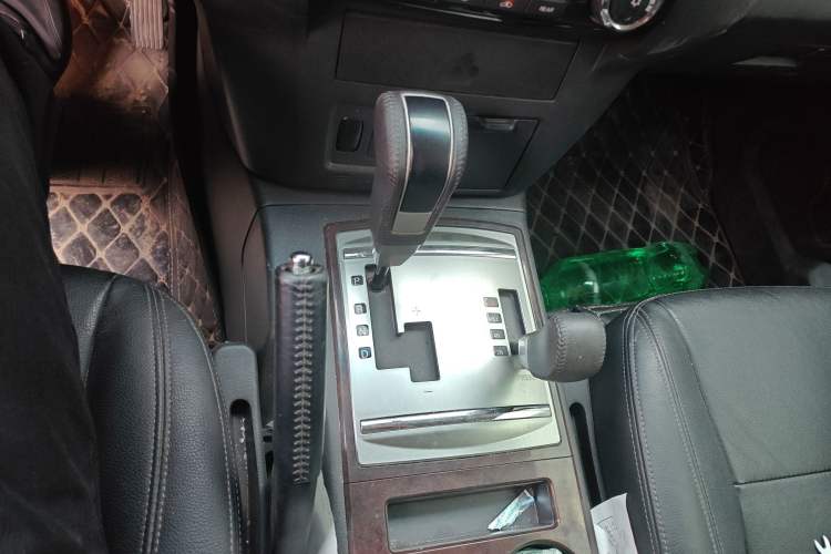 Used Mitsubishi Pajero  Gear Lever
