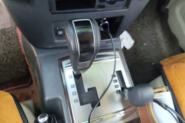 Used Mitsubishi Pajero  Gear Lever