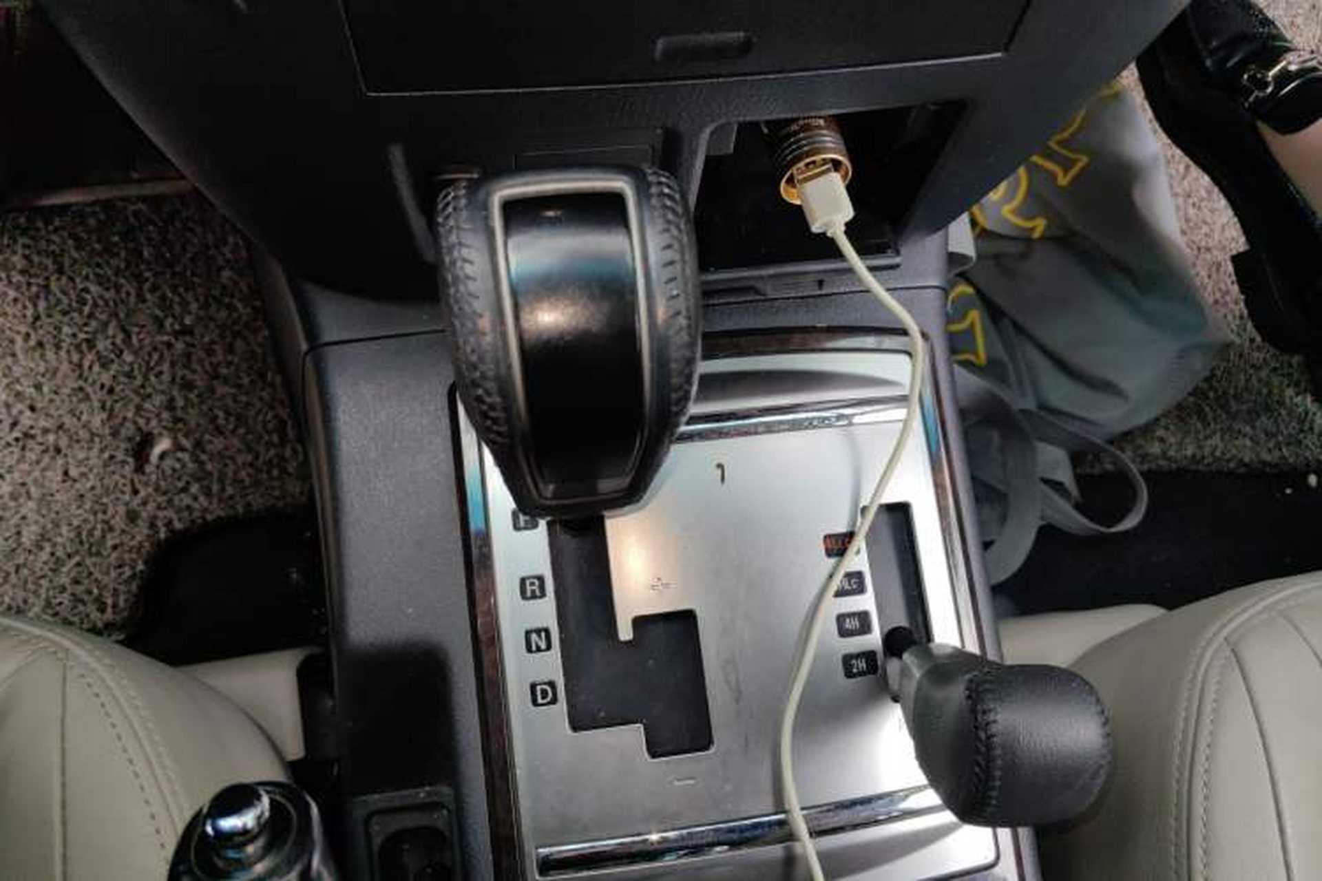 Used Mitsubishi Pajero 2018 V97 3.8L 5-Door GLS Sunroof – Middle East Gear Lever