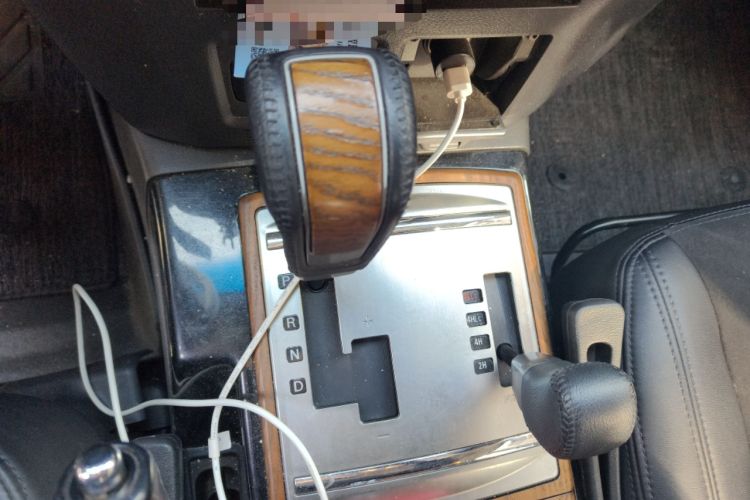 Used Mitsubishi Pajero 2018 3.0L Automatic Comfort Edition Gear Lever