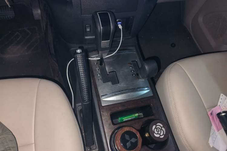 Used Mitsubishi Pajero  Gear Lever
