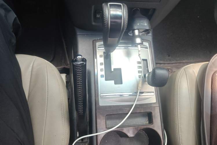 Used Mitsubishi Pajero 2018 V97 3.8L 5-Door GLS Sunroof – Middle East Gear Lever