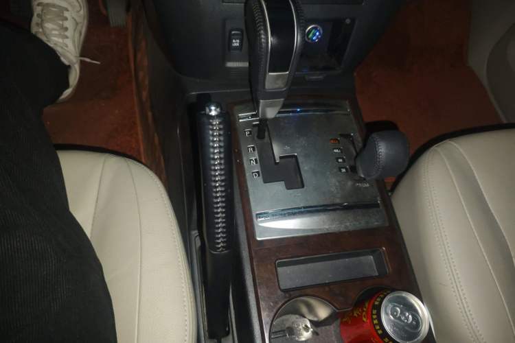 Used Mitsubishi Pajero 2018 V97 3.8L 5-Door GLS Sunroof Single-Difference Model – Middle East Gear Lever