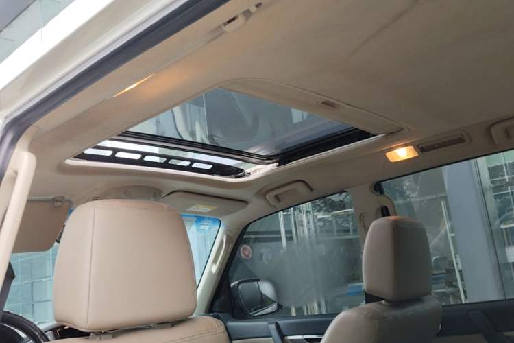 Used Mitsubishi Pajero 2018 V97 3.8L 5-Door GLS Sunroof – Middle East Headliner