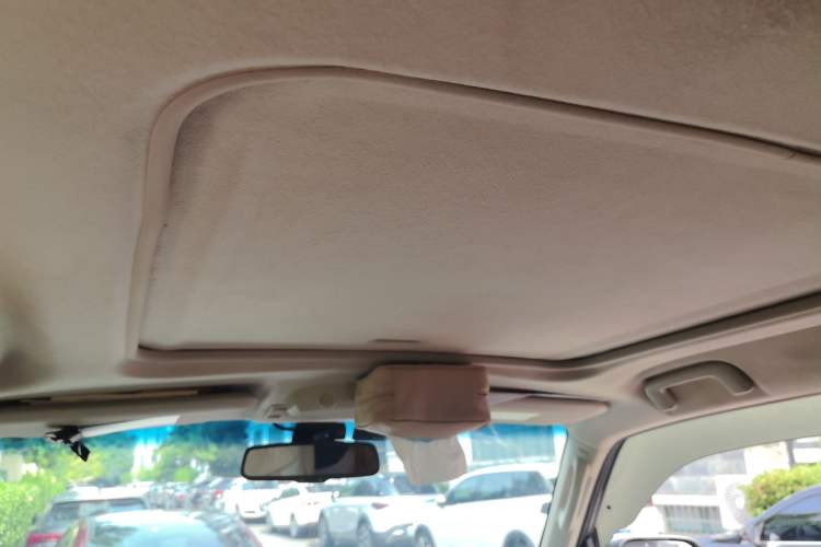 Used Mitsubishi Pajero 2018 V97 3.8L 5-Door GLS Sunroof – U.S. Specification Headliner