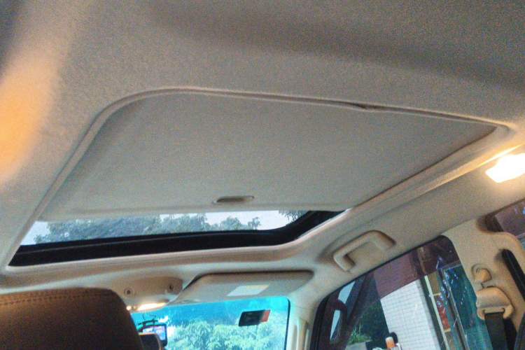 Used Mitsubishi Pajero 2018 3.0L Automatic Comfort Edition Headliner