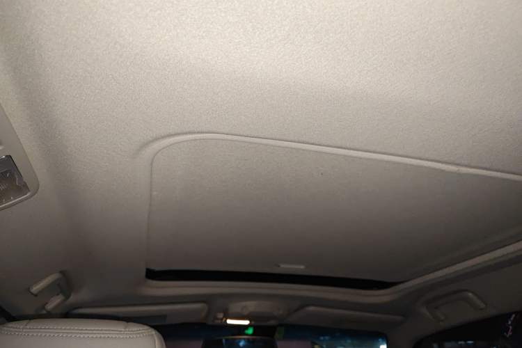 Used Mitsubishi Pajero 2018 V97 3.8L 5-Door GLS Sunroof Dual Differential – Middle East Headliner