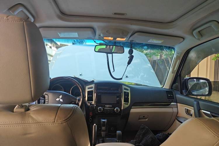 Used Mitsubishi Pajero 2018 V97 3.8L 5-Door GLS Sunroof – Middle East Headliner