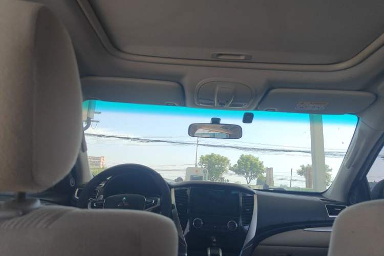 Used Mitsubishi Pajero  Headliner
