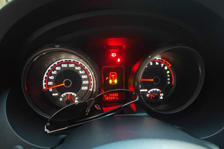 Used Mitsubishi Pajero  Instrument Cluster