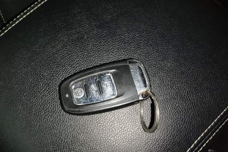Used Mitsubishi Pajero 2018 3.0L Automatic Standard Edition Interior 1
