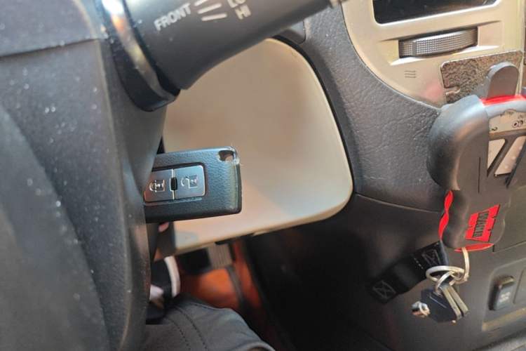 Used Mitsubishi Pajero 2018 V97 3.8L 5-Door GLS Sunroof – Middle East Interior 1