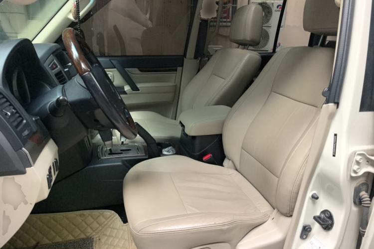 Used Mitsubishi Pajero 2018 V97 3.8L 5-Door GLS Sunroof – Middle East Left Front Seat