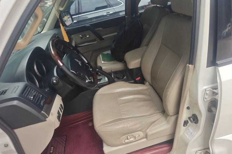 Used Mitsubishi Pajero 2018 V97 3.8L 5-Door GLS Sunroof – Middle East Left Front Seat