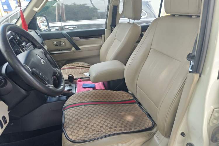 Used Mitsubishi Pajero 2018 V97 3.8L 5-Door GLS Sunroof – Middle East Left Front Seat