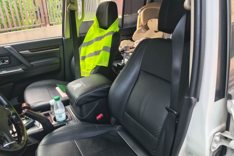 Used Mitsubishi Pajero  Left Front Seat
