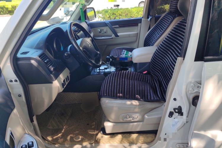 Used Mitsubishi Pajero  Left Front Seat