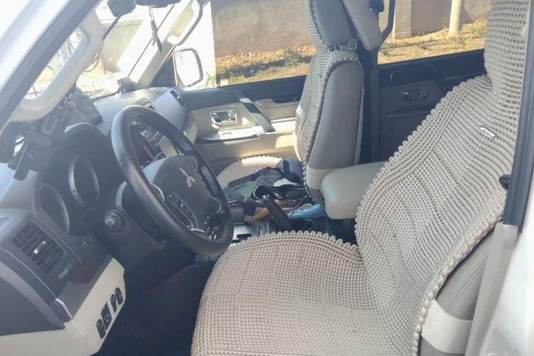 Used Mitsubishi Pajero  Left Front Seat