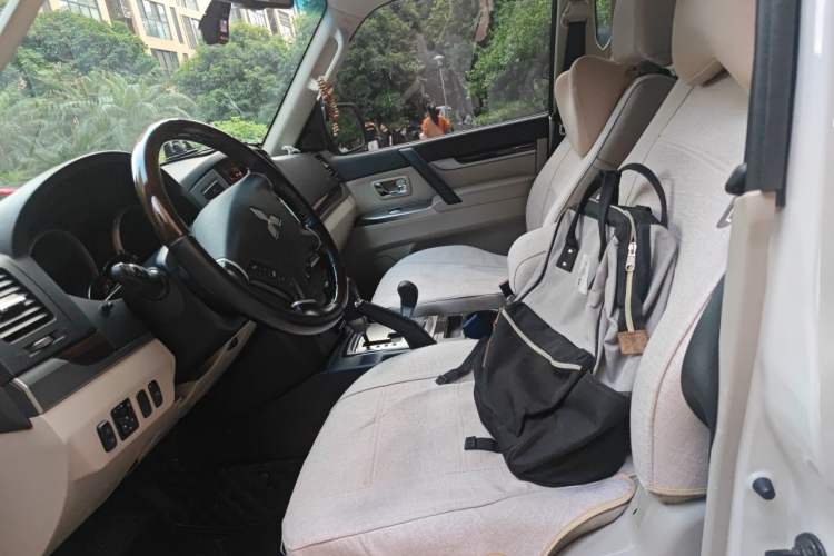 Used Mitsubishi Pajero  Left Front Seat