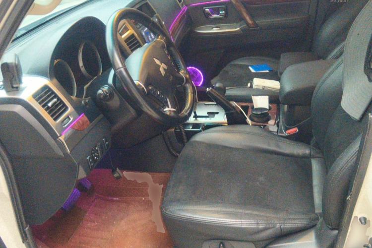 Used Mitsubishi Pajero 2018 3.0L Automatic Comfort Edition Left Front Seat