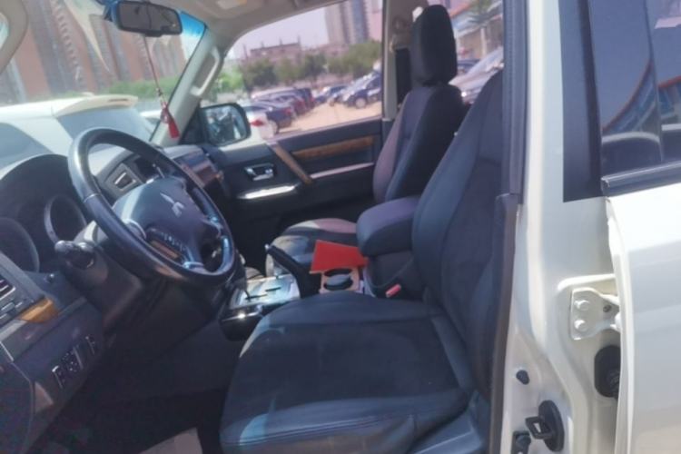 Used Mitsubishi Pajero 2018 3.0L Automatic Standard Edition Left Front Seat