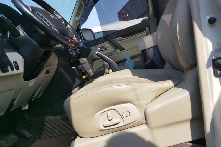 Used Mitsubishi Pajero  Left Front Seat
