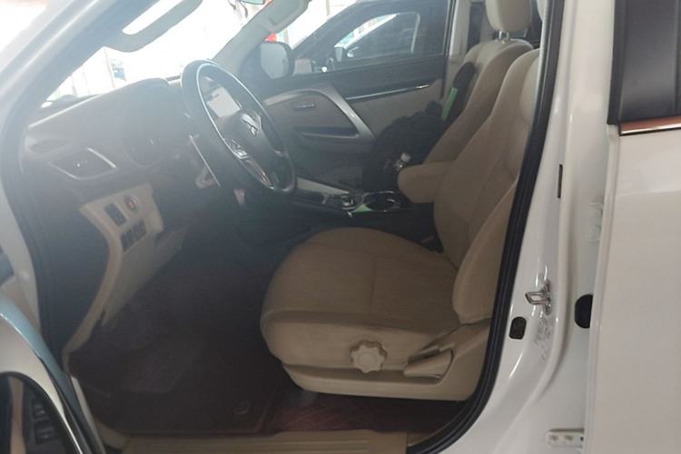 Used Mitsubishi Pajero 2018 3.0L Automatic Standard Edition Left Front Seat