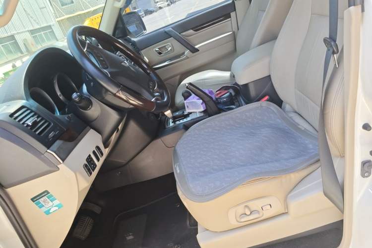Used Mitsubishi Pajero  Left Front Seat