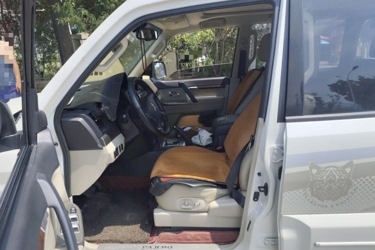 Used Mitsubishi Pajero  Left Front Seat