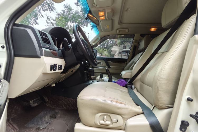 Used Mitsubishi Pajero  Left Front Seat