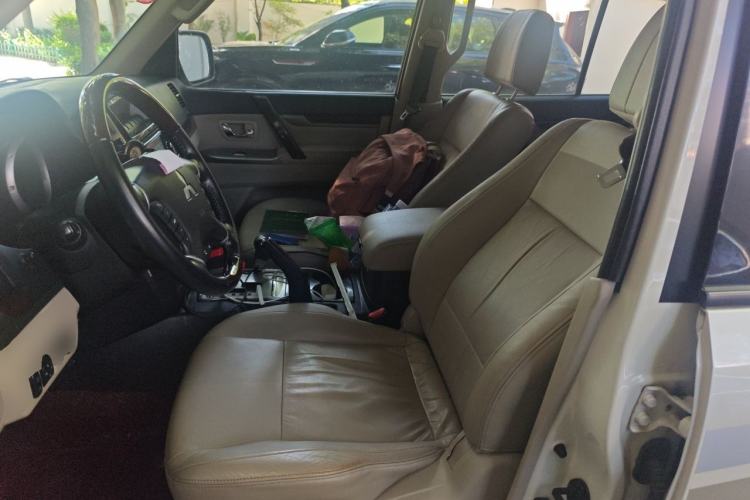 Used Mitsubishi Pajero  Left Front Seat