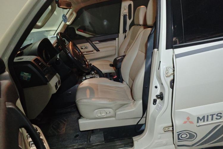 Used Mitsubishi Pajero  Left Front Seat