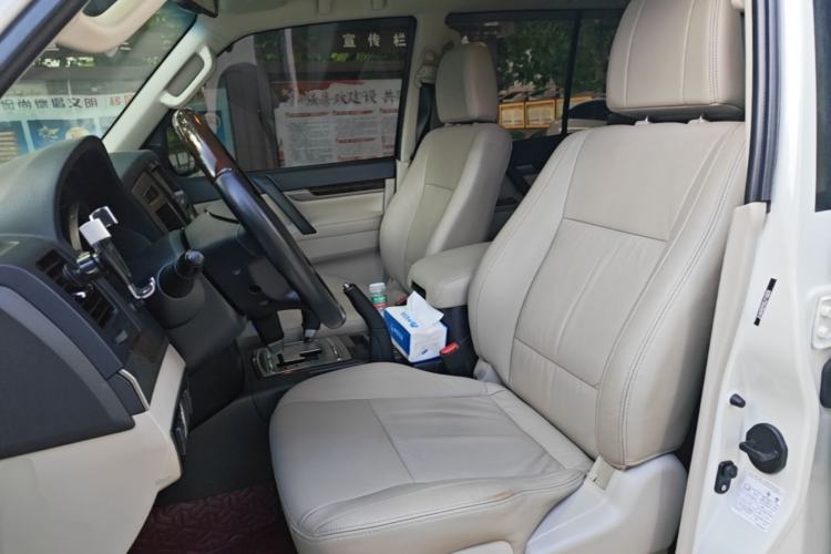 Used Mitsubishi Pajero 2018 V97 3.8L 5-Door GLS Sunroof – Middle East Left Front Seat